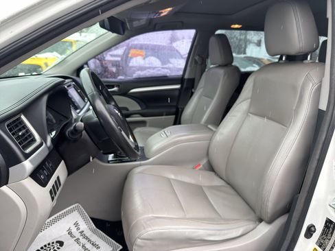 Used 2018 Toyota Highlander XLE w/ Protection Package #3 image 11