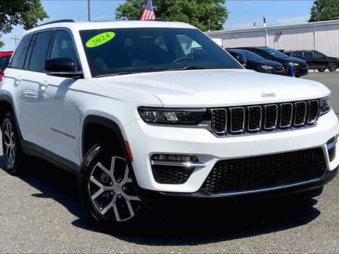 Certified 2024 Jeep Grand Cherokee Limited AWD/4WD image 2