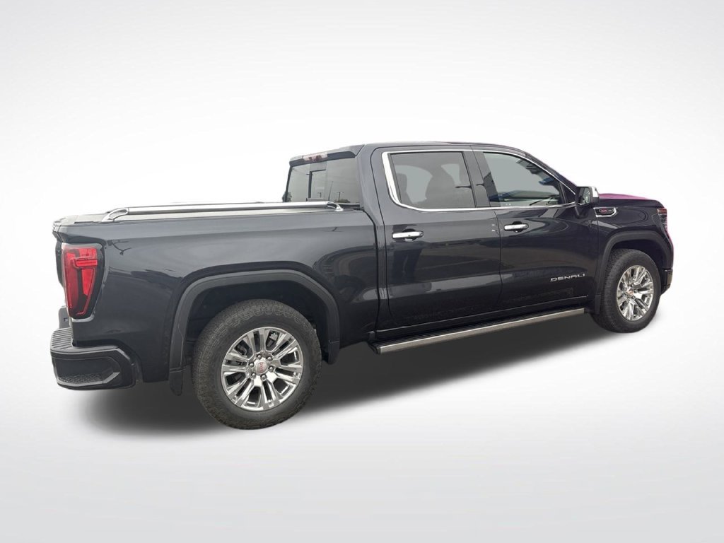 Used 2023 GMC Sierra 1500 Denali w/ Technology Package AWD/4WD image 5