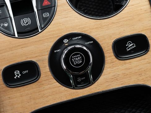 Certified 2023 Bentley Bentayga AWD/4WD image 35