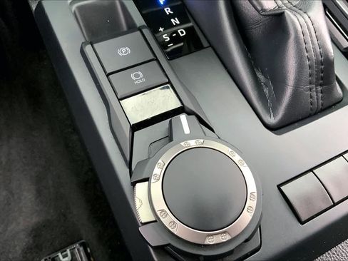 Used 2025 Toyota Tacoma SR image 32