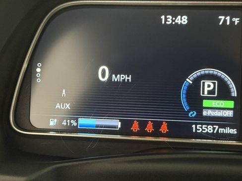 Used 2025 Nissan Leaf S FWD image 17