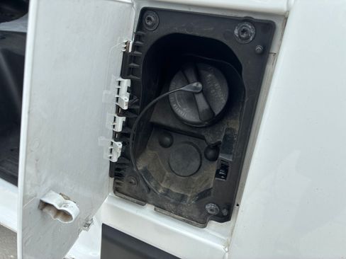 Used 2025 RAM ProMaster 3500 w/ Convenience Group FWD image 14