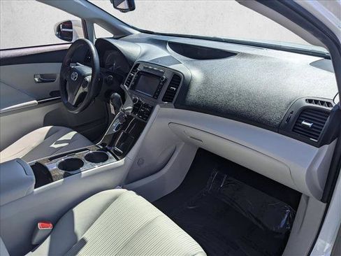 Used 2013 Toyota Venza LE FWD image 18
