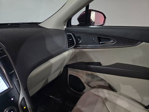 Used 2019 Lincoln Nautilus Reserve w/ Driver Assistance Package image 28