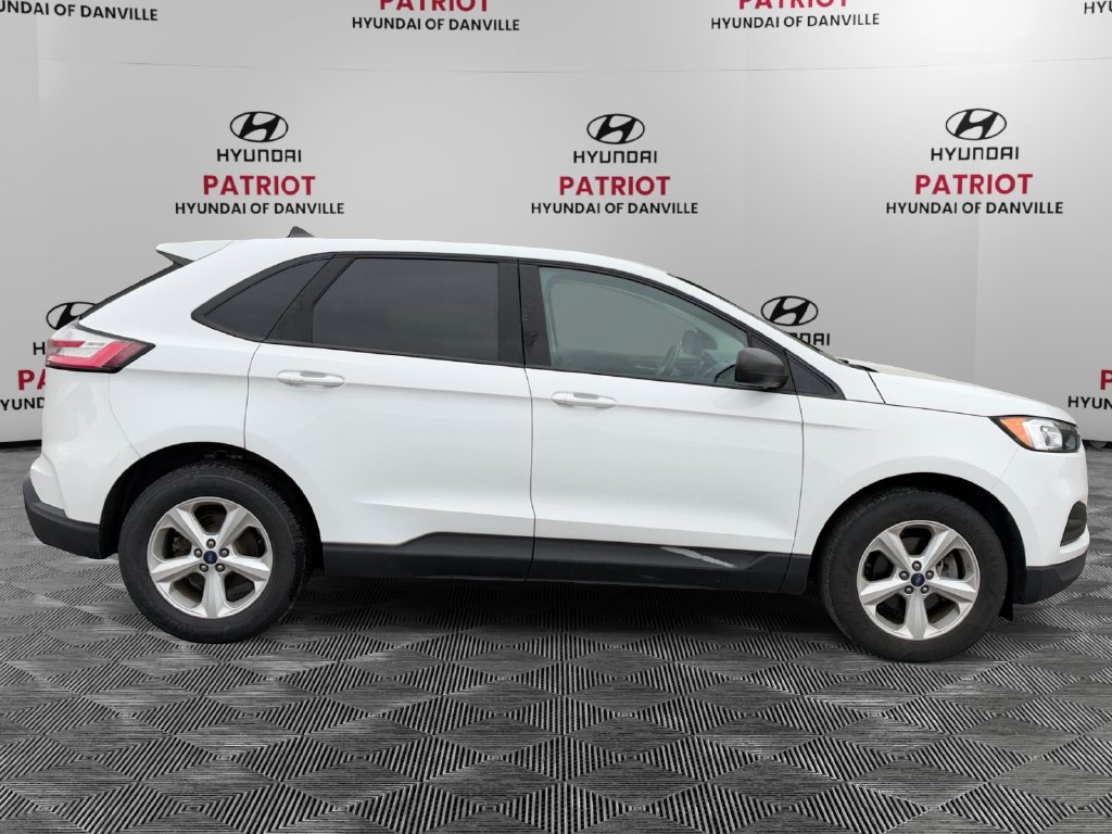 Used 2019 Ford Edge SE FWD image 2