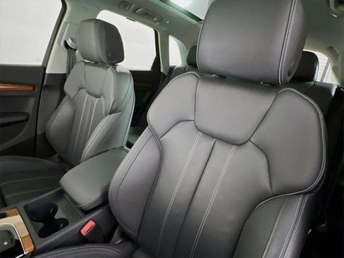 Certified 2023 Audi Q5 e Premium Plus w/ Premium Plus Package AWD/4WD image 11
