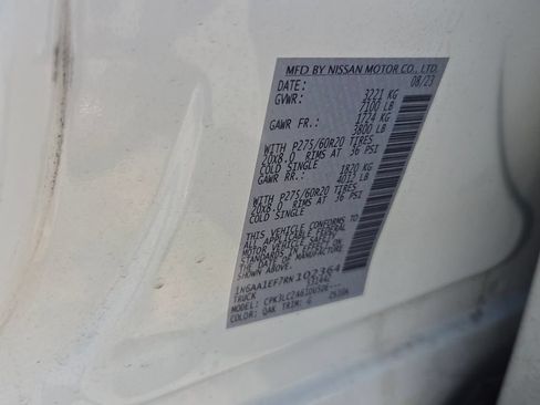 Used 2024 Nissan Titan SV w/ SV Convenience Package RWD image 4