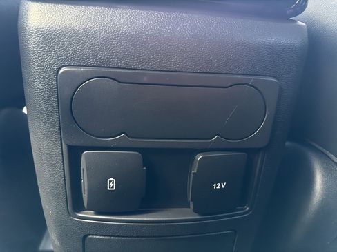 Used 2024 Ford Explorer XLT w/ Equipment Group 202A image 24