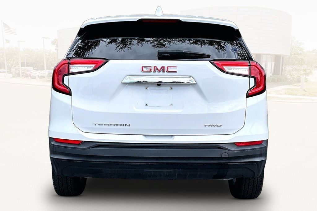 Used 2024 GMC Terrain SLE AWD/4WD image 5