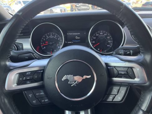 Used 2018 Ford Mustang GT w/ Black Accent Pkg RWD image 13