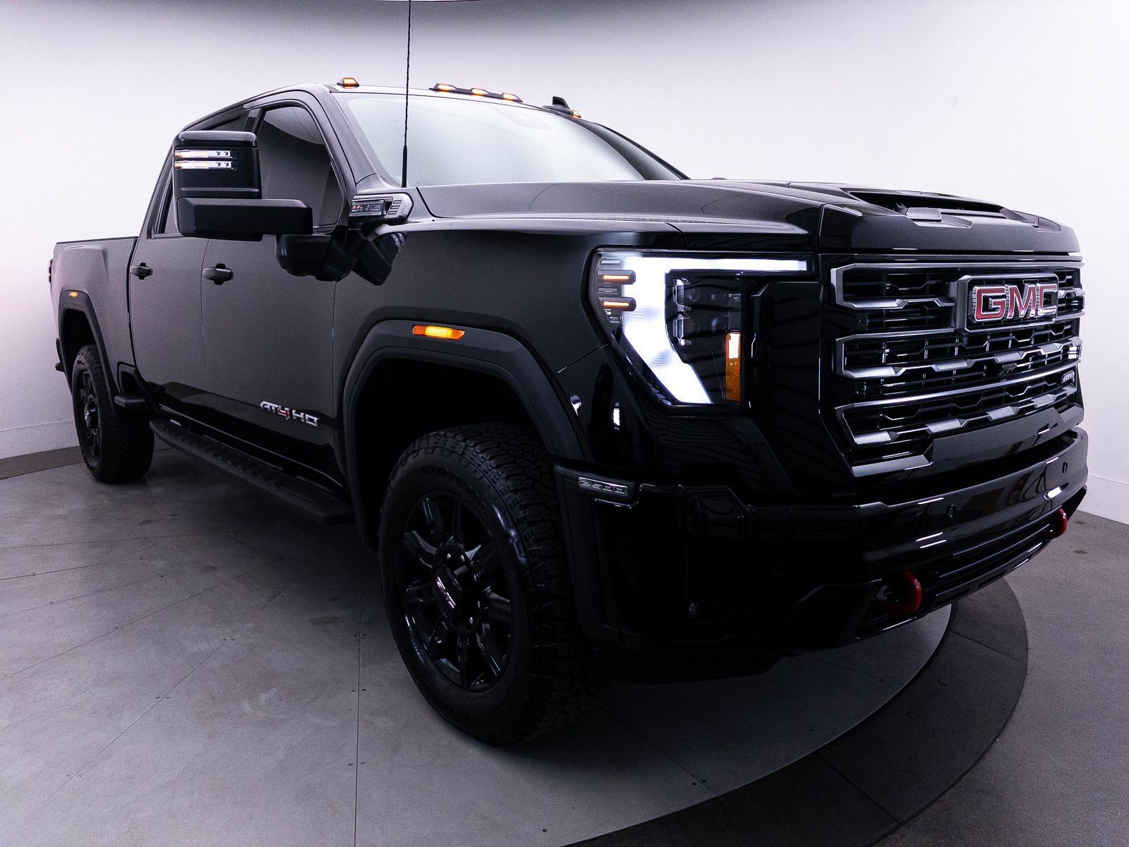 Used 2025 GMC Sierra 2500 AT4 w/ AT4 Premium Plus Package AWD/4WD image 15