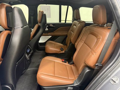 Used 2022 Lincoln Aviator Grand Touring w/ Equipment Group 301A AWD/4WD image 18