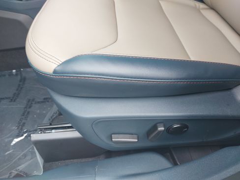 Used 2026 Ford Maverick Lariat w/ 4K Tow Package AWD/4WD image 31