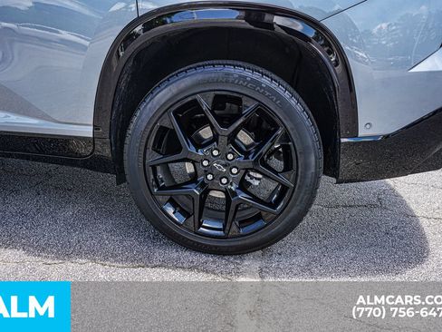 Used 2024 Chevrolet Traverse RS w/ LPO, Floor Liner Package AWD/4WD image 16