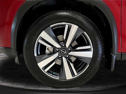 Used 2023 Nissan Rogue SL image 34