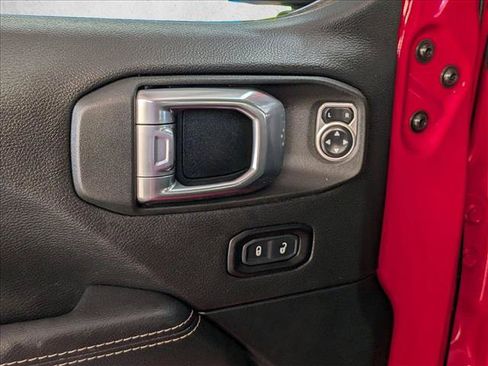 Used 2021 Jeep Wrangler Unlimited Sahara AWD/4WD image 11