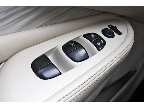 Used 2016 Nissan Murano S w/ Navigation Package image 23