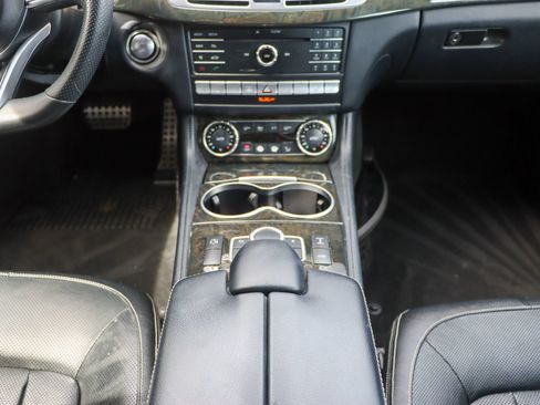 Used 2017 Mercedes-Benz CLS 550 w/ Premium 2 Package image 27