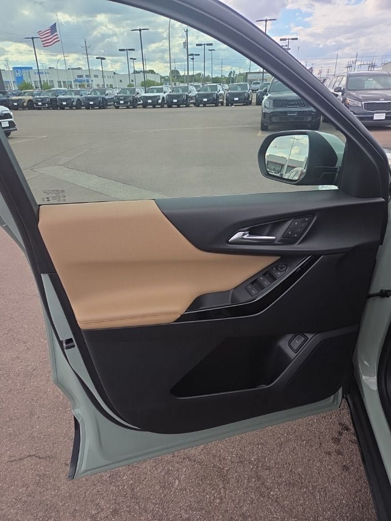 Used 2025 Chevrolet Equinox ACTIV w/ Safety and Technology Package AWD/4WD image 11