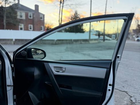 Used 2014 Toyota Corolla LE image 23