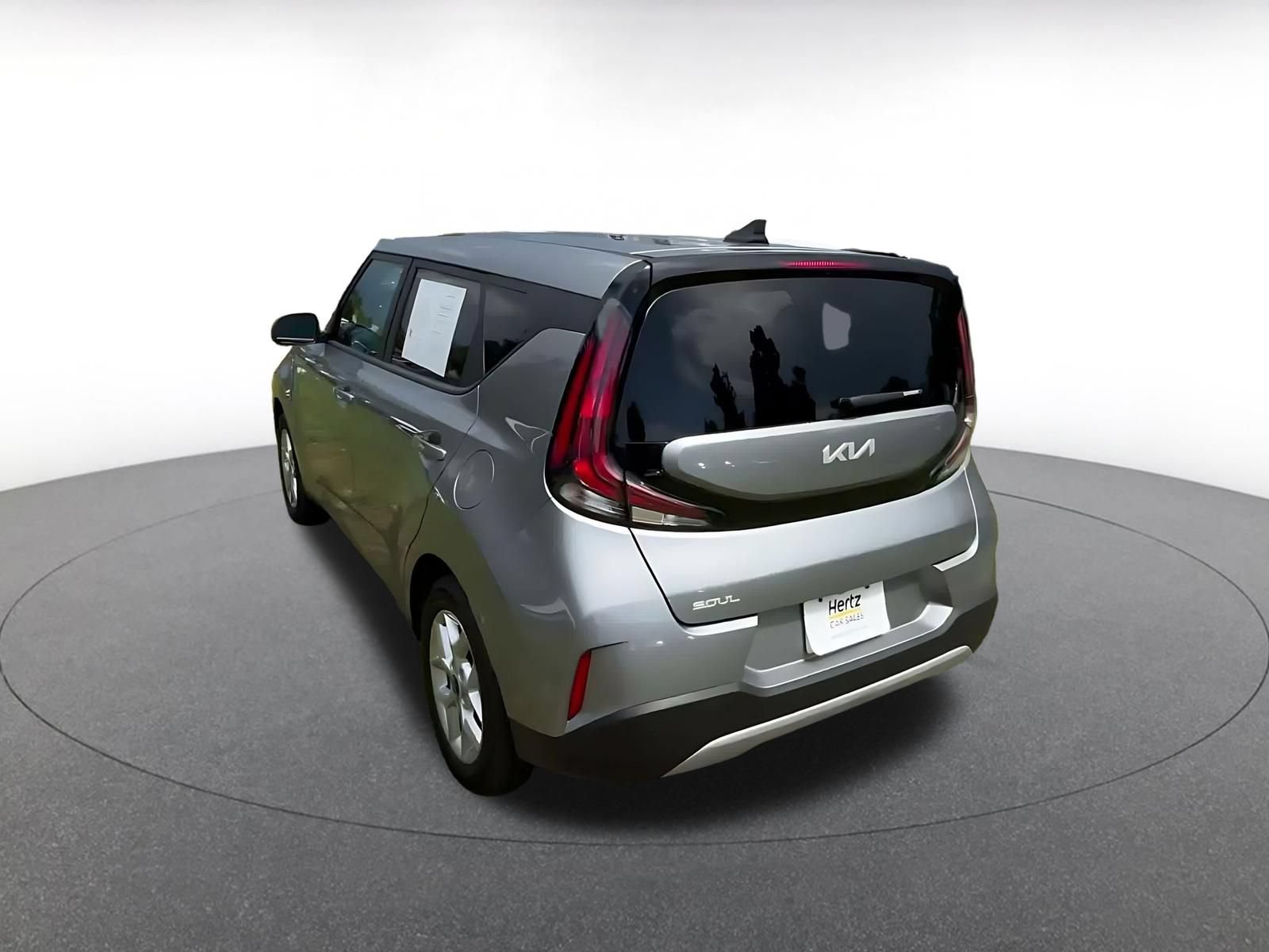 Used 2025 Kia Soul LX w/ LX Technology Package FWD image 10