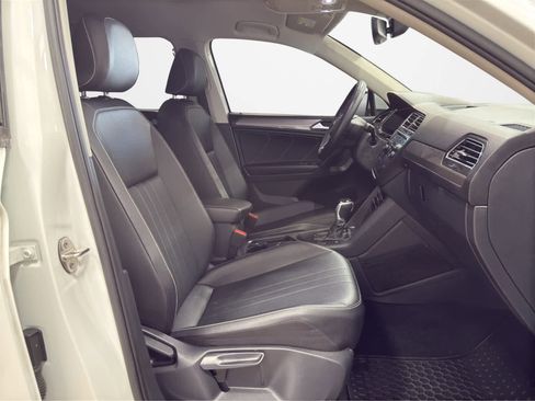 Used 2022 Volkswagen Tiguan SE image 28