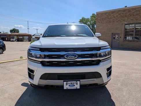 Used 2023 Ford Expedition Max Limited AWD/4WD image 3