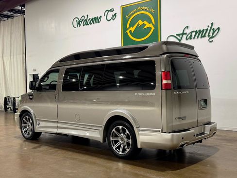 Used 2016 Chevrolet Express 2500 RWD image 6
