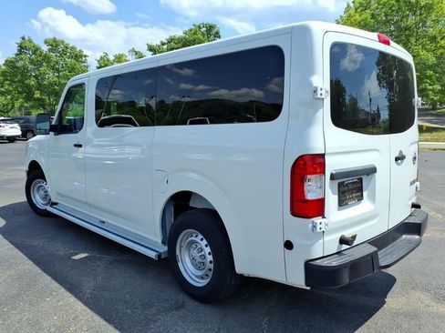 Used 2018 Nissan NV 3500 S RWD image 2