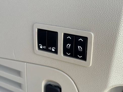 Used 2017 Cadillac Escalade Premium Luxury AWD/4WD image 38