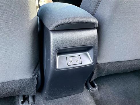 Used 2025 Toyota Corolla LE FWD image 35