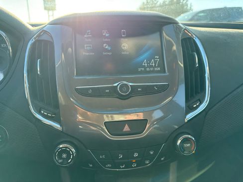 Used 2017 Chevrolet Cruze LT w/ Convenience Package image 9