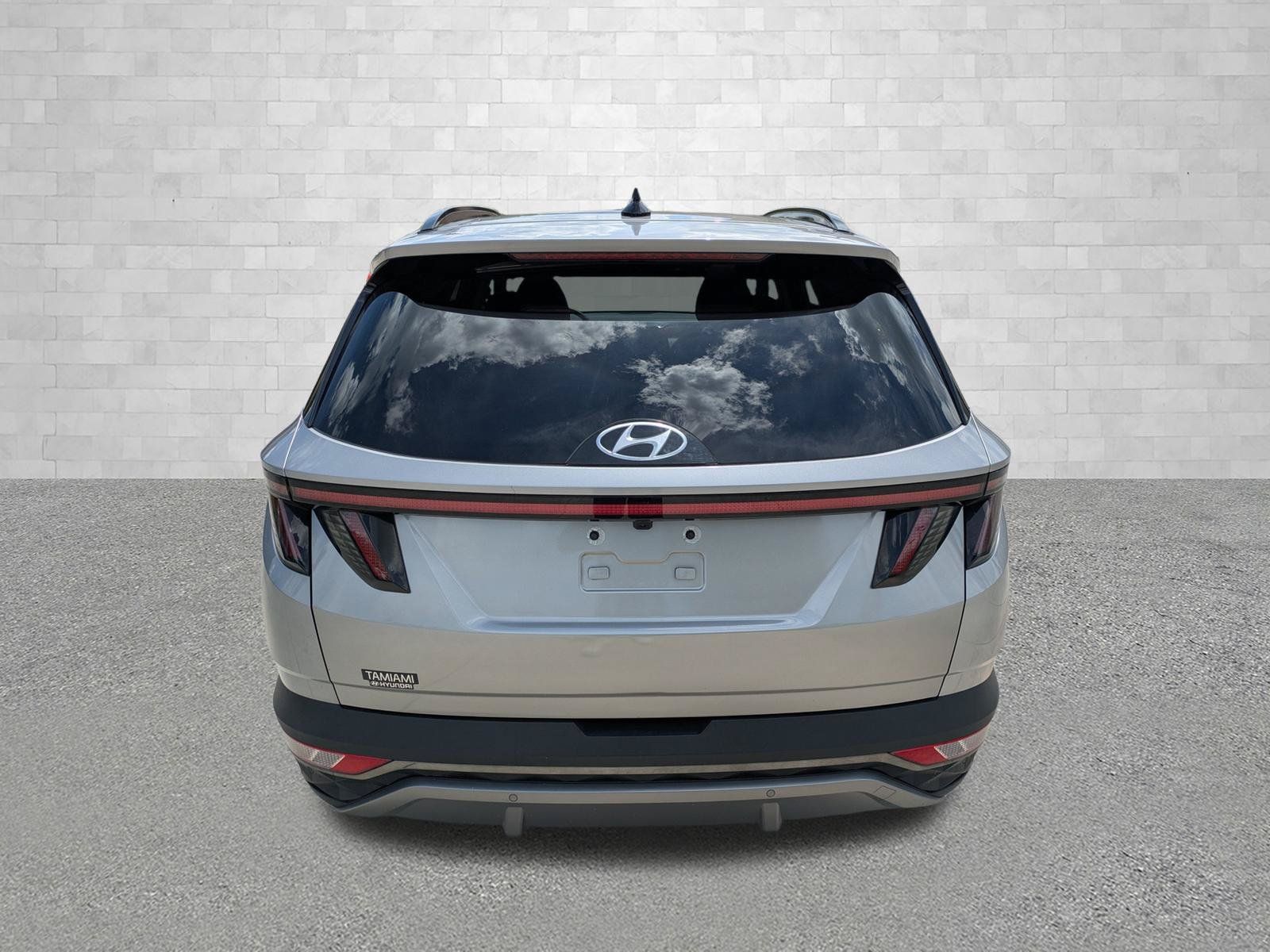 Certified 2022 Hyundai Tucson Limited w/ Cargo Package AWD/4WD image 3