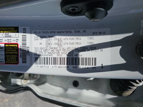 Used 2017 Toyota Tacoma SR5 RWD image 11