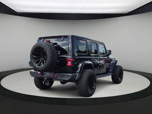 Used 2021 Jeep Wrangler Unlimited Sahara w/ Cold Weather Group AWD/4WD image 8