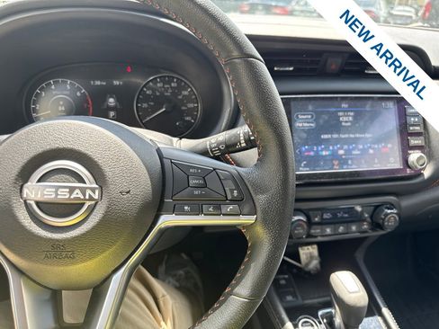 Used 2023 Nissan Kicks SR w/ SR Premium Package FWD image 22
