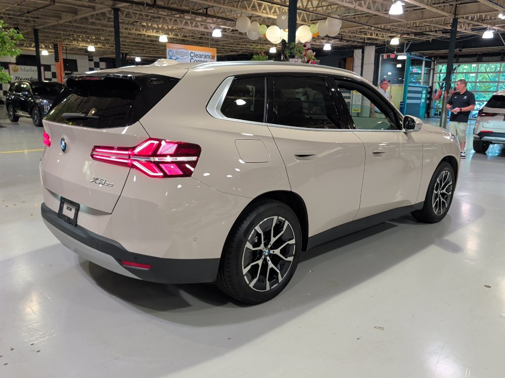Certified 2025 BMW X3 xDrive30i w/ Premium Package AWD/4WD image 12