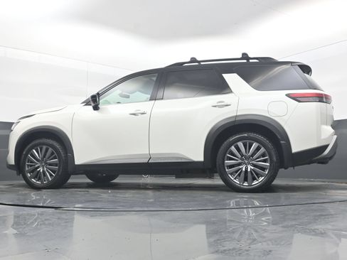 Used 2024 Nissan Pathfinder SL w/ SL Premium Package FWD image 24