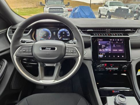 New 2025 Jeep Grand Cherokee Laredo X image 17