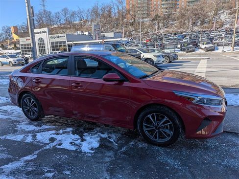 Used 2023 Kia Forte LXS image 5