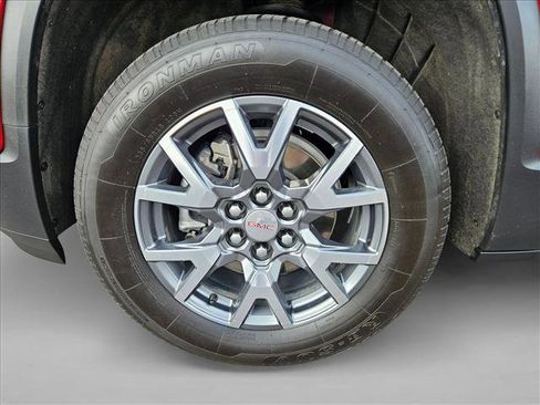 Used 2023 GMC Acadia SLT image 24