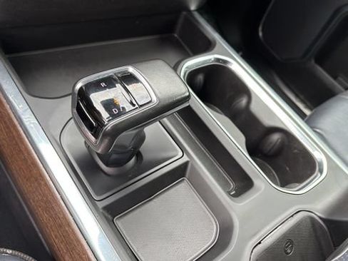 Used 2022 Chevrolet Silverado 1500 High Country w/ High Country Premium Package AWD/4WD image 30