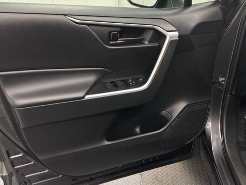 Used 2023 Toyota RAV4 LE AWD/4WD image 18