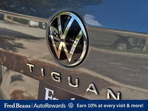 Certified 2023 Volkswagen Tiguan SE w/ Panoramic Sunroof Package AWD/4WD image 37