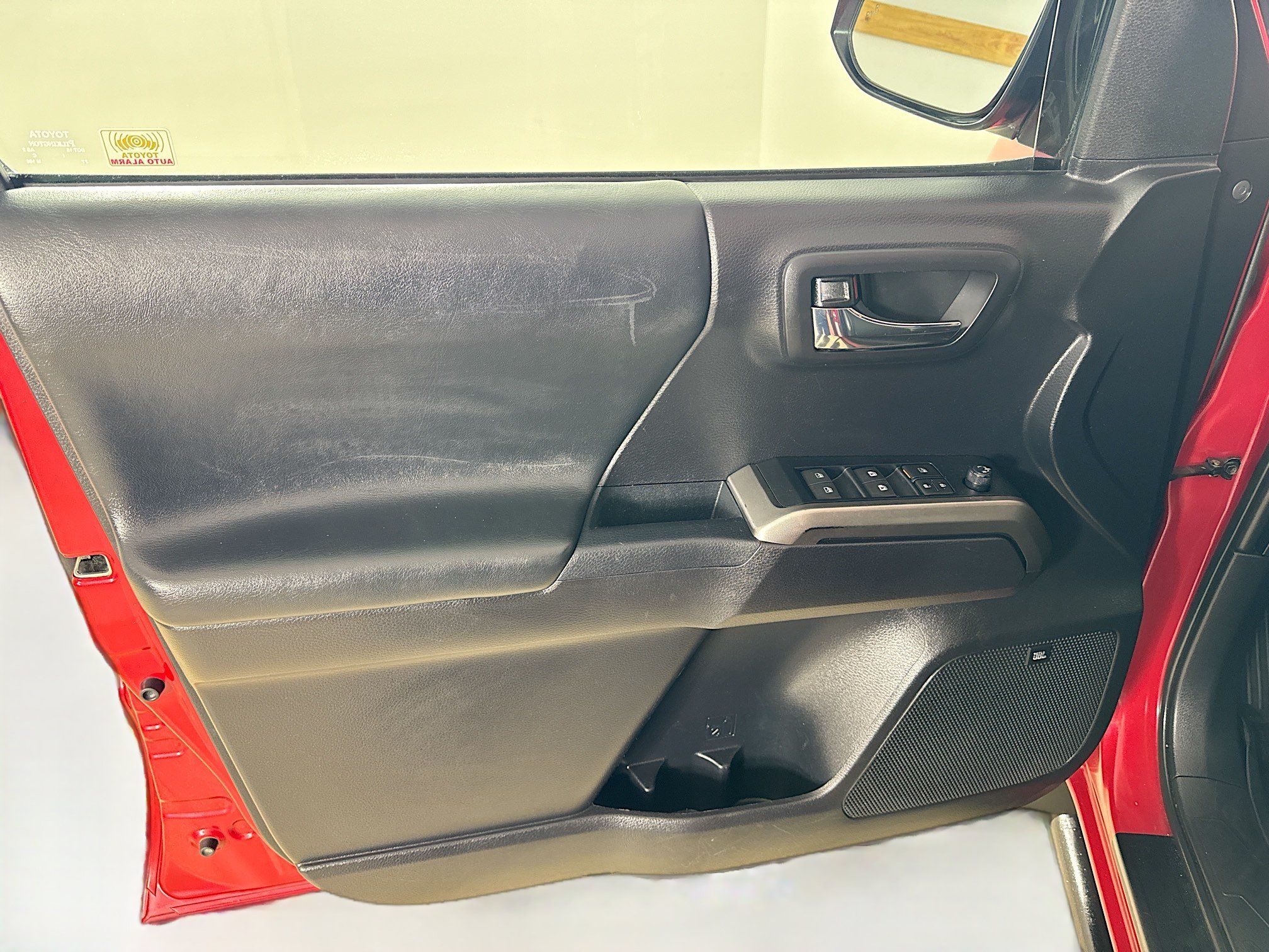 Used 2019 Toyota Tacoma Limited AWD/4WD image 11
