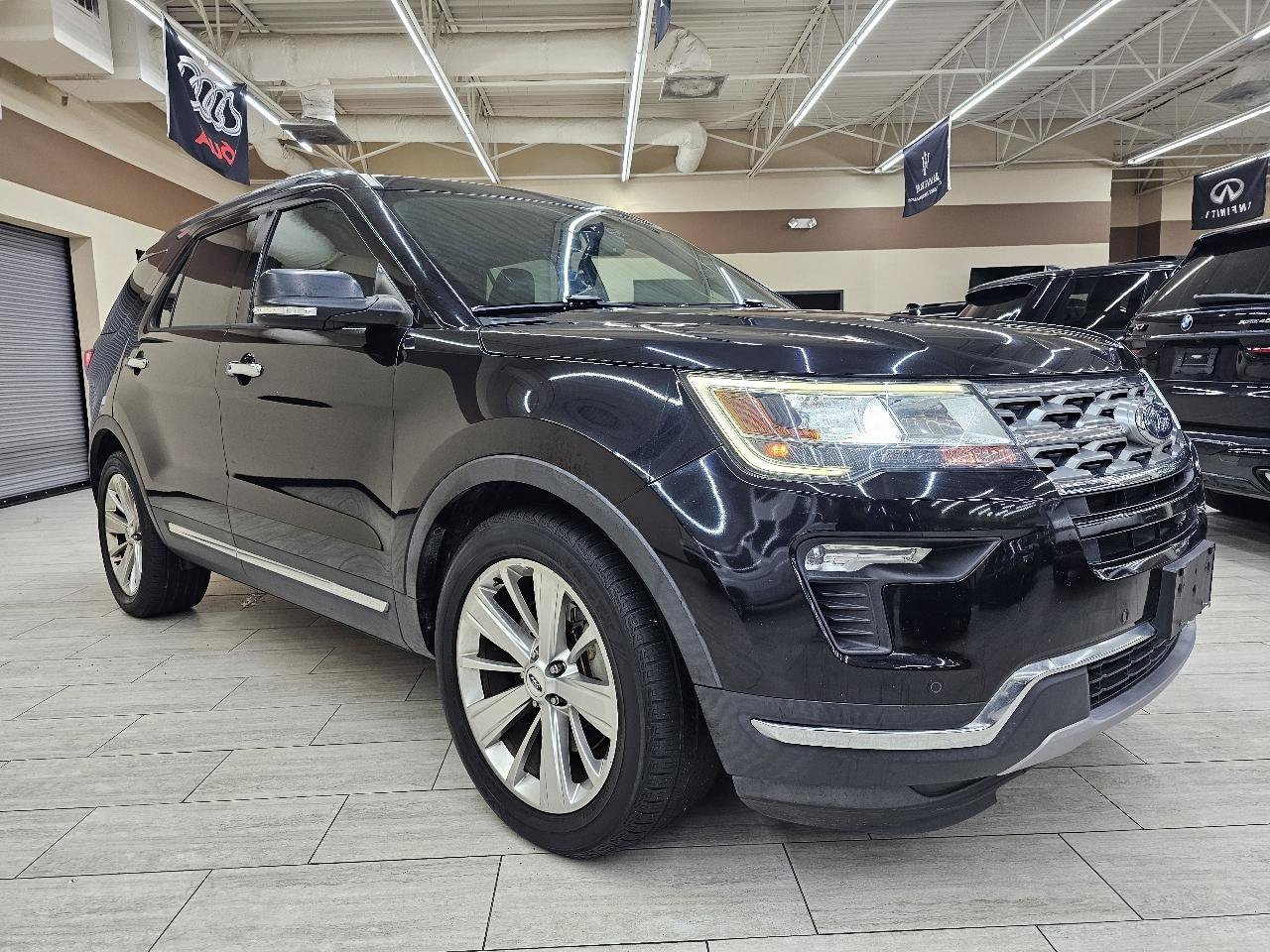 Used 2019 Ford Explorer Limited w/ Class III Trailer Tow Package FWD image 4