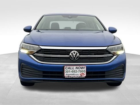 Used 2024 Volkswagen Jetta SE image 5