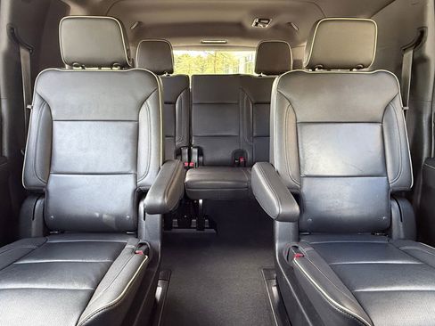 Used 2023 Chevrolet Suburban Premier RWD image 39