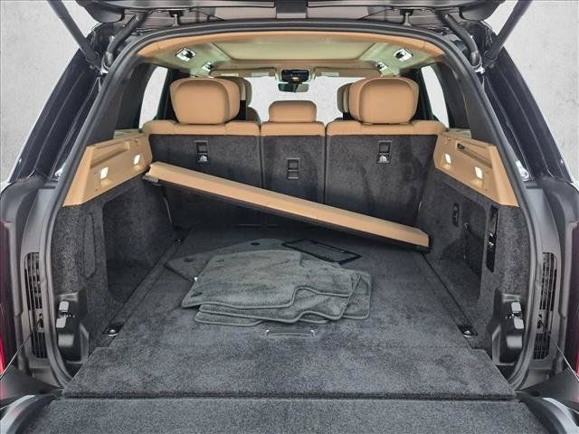 Certified 2025 Land Rover Range Rover Autobiography AWD/4WD image 5